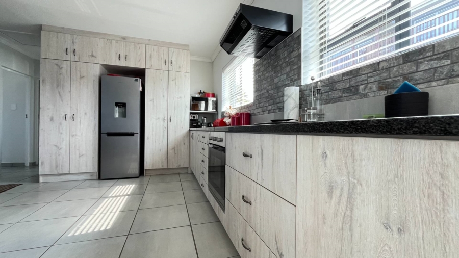 5 Bedroom Property for Sale in Dana Bay Western Cape